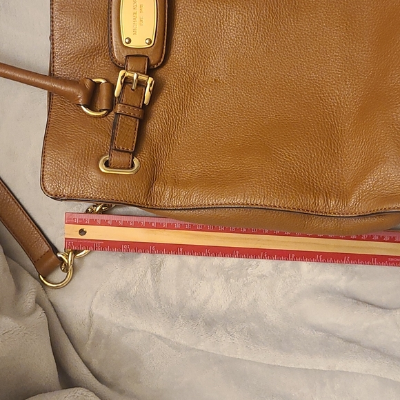 Authentic Michael Kors pebbled Leather Large Satchel - Picture 12 of 12